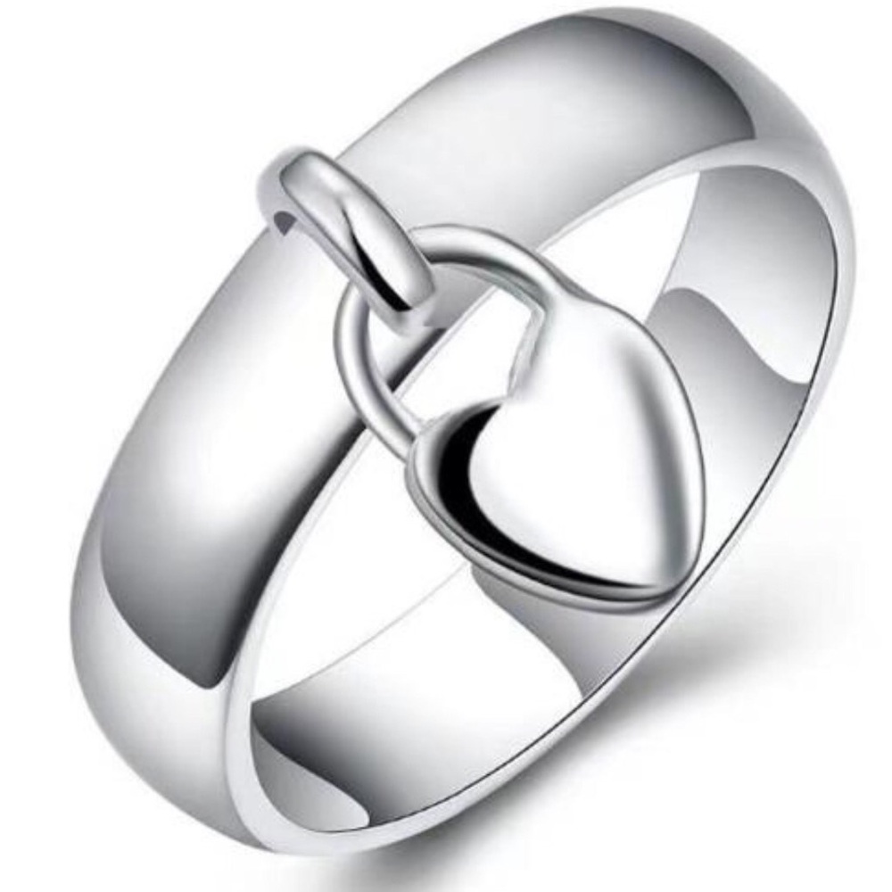 Elegant 925 Silver Heart Charm Ring